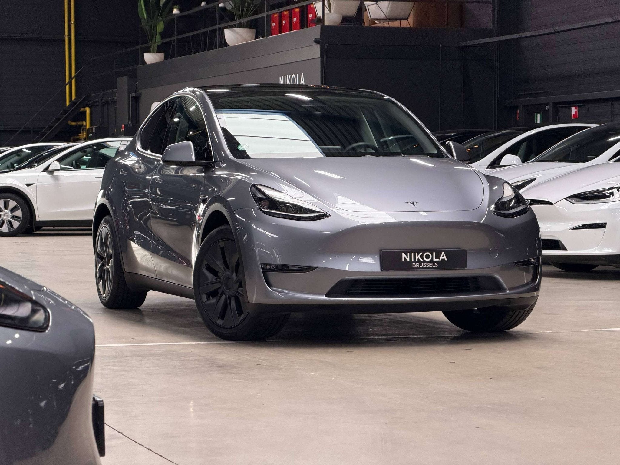 Tesla Model Y LONG RANGE - ALL WHEEL DRIVE - FSD READY - ENH, Autos, 378 kW, Argent ou Gris, Achat, Entreprise