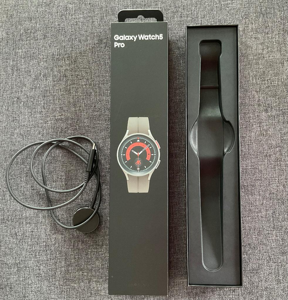 Samsung galaxy watch 5 pro, Étanche, Gris, Avancer d'un pas, Comme neuf