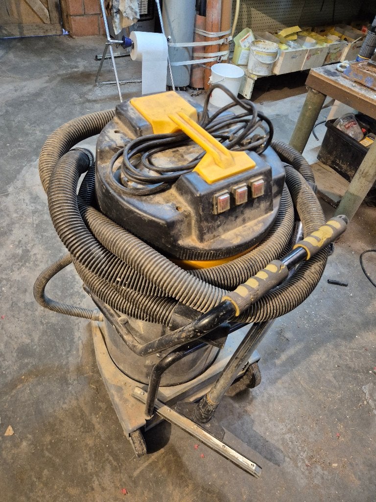 Aspirateur de chantier, Electroménager, Enlèvement, Utilisé, Aspirateur industriel