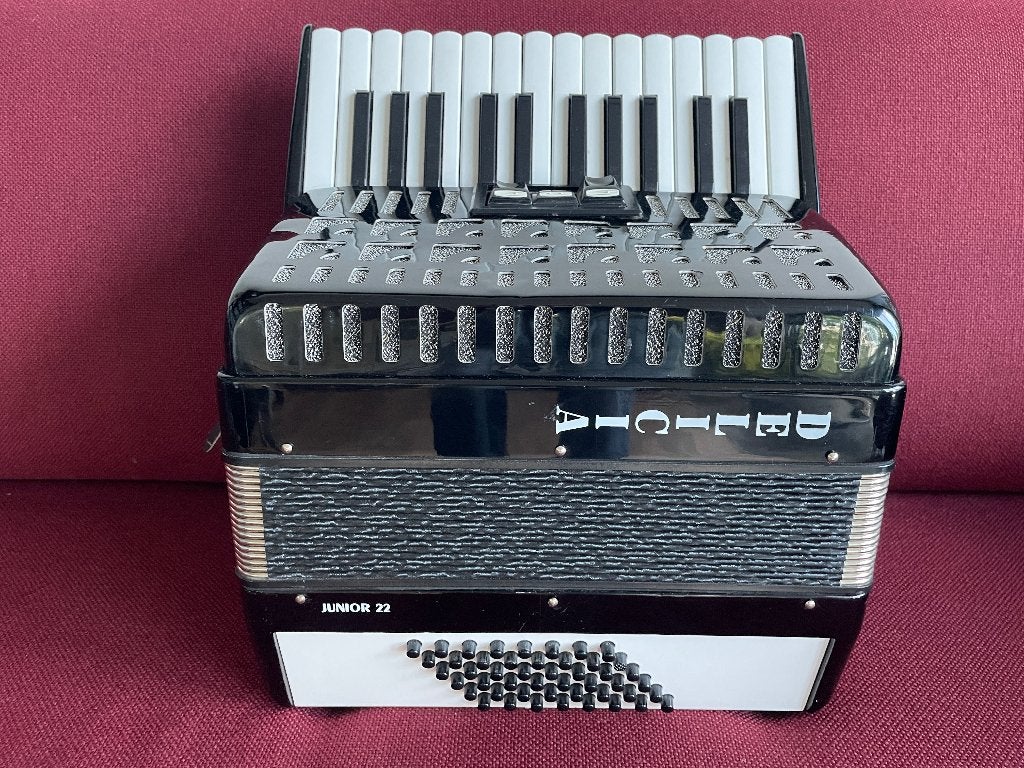 Mooie kleine Delicia Junior 22 accordeon .48 bas ., Musique & Instruments, Enlèvement ou Envoi, Avec valise, Comme neuf, Delicia