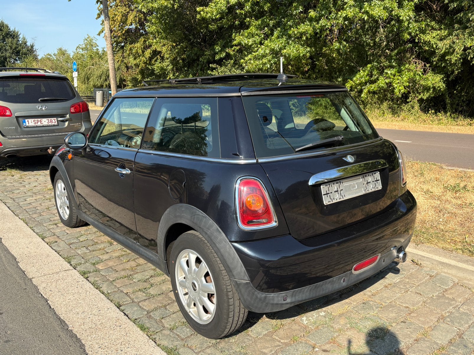 Mini cooper* top wagen* 112DKM* airco* pano dak* LEZ zone ✅*, Parkeersensor, Zwart, Leder en Stof, Zwart