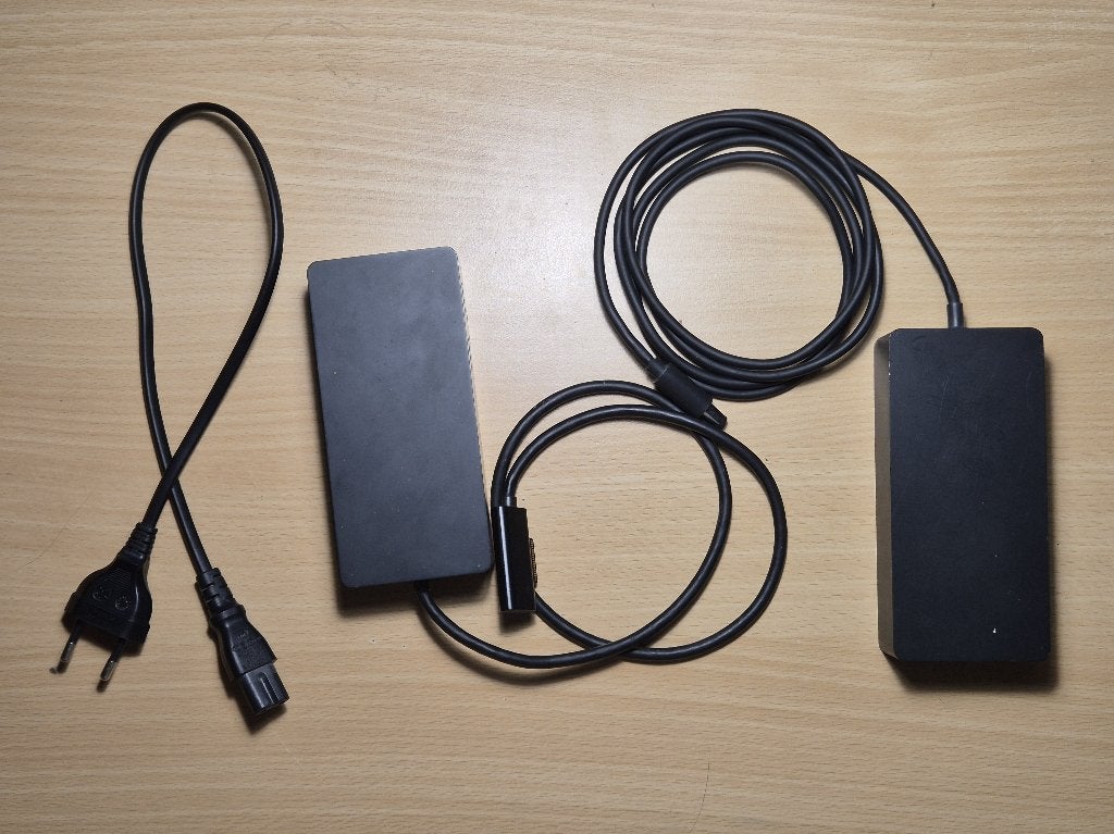 Microsoft Surface Dock 1661, Computers en Software, Ophalen, Microsoft, Docking station, Gebruikt