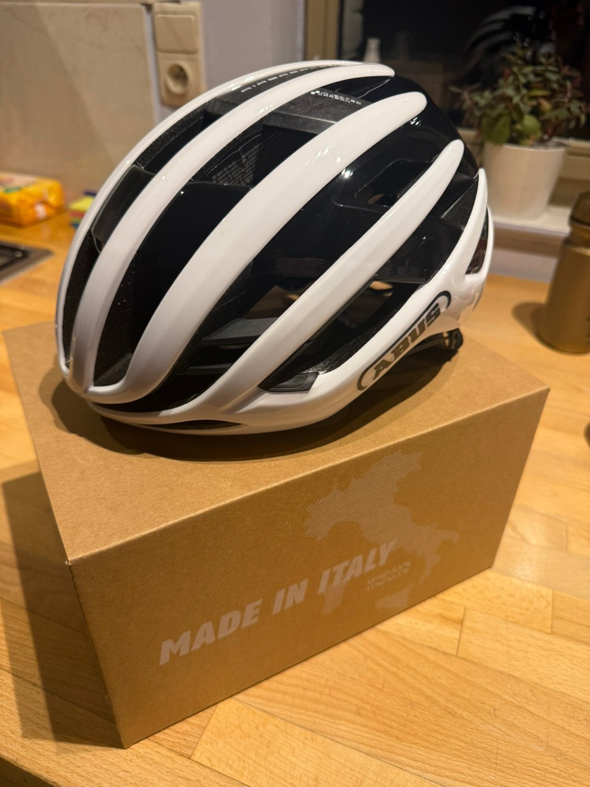 ABUS airbreaker 2.0 medium NIEUWSTAAT, Ophalen, Nieuw, M