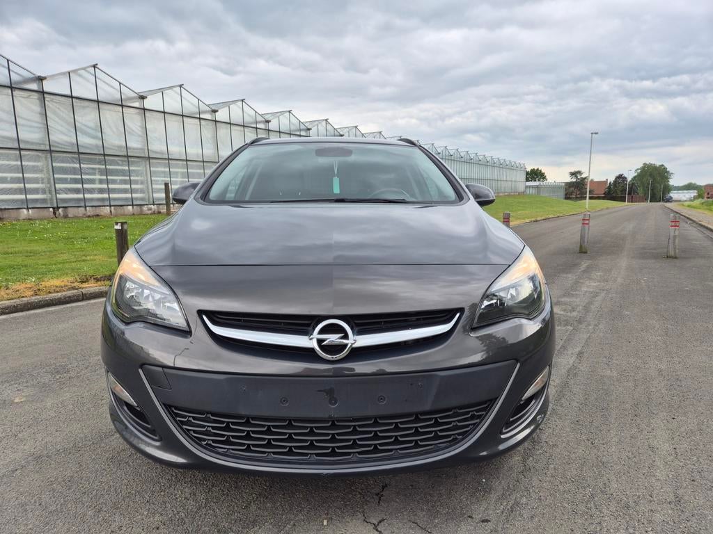 Opel astra cosmo 1.4 benzine Turbo bj 2014 136dkm Airco Navi, Autos, Achat, Entreprise, Boîte manuelle, Entretenue par le concessionnaire