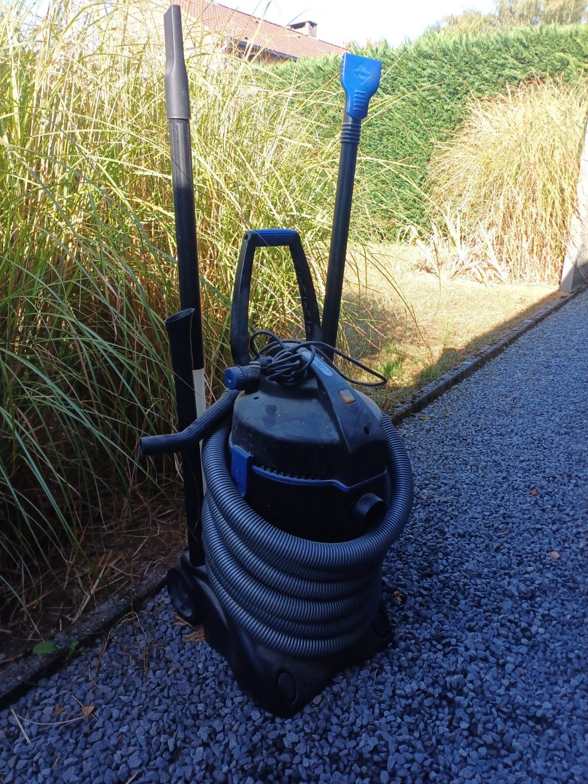 Oasé stofzuiger voor vijver, Ophalen
