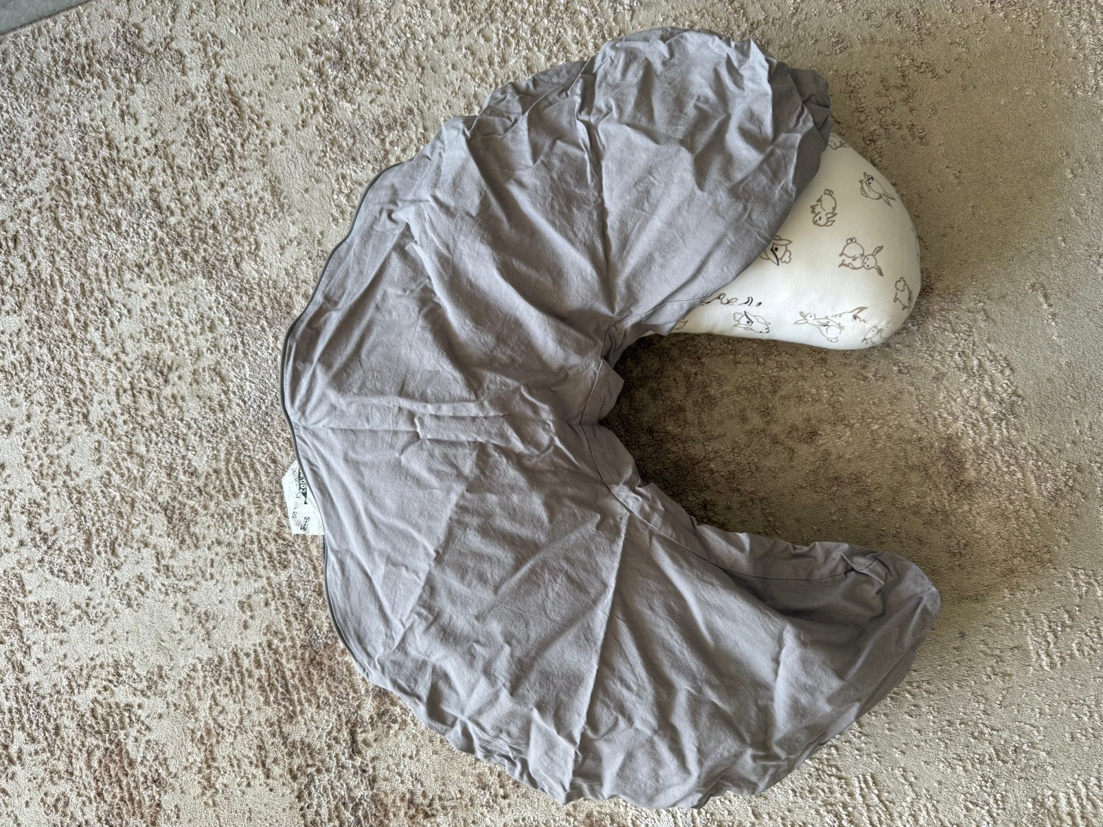 Voedingskussen ikea met extra hoes, Kinderen en Baby's, Babyvoeding en Toebehoren, Ophalen, Zo goed als nieuw, Voedingskussen