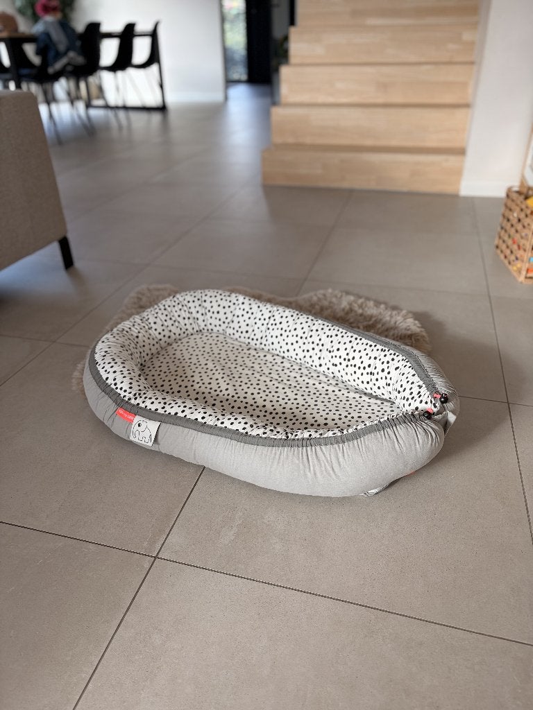 Done by Deer Cozy Babynest - Dots grijs, Ophalen, Zo goed als nieuw
