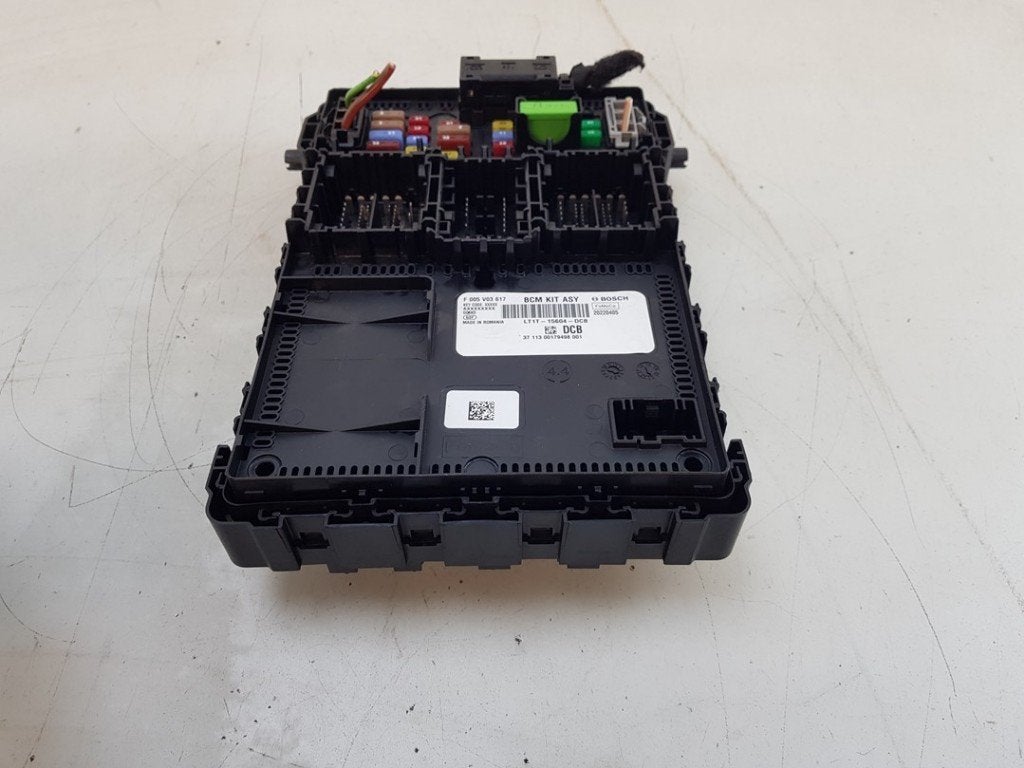 BOITIER FUSIBLES Ford Transit Connect (PJ2) (01-2013/-), Robert Bosch AG, Robert-Bosch-Allee 1
74232  Abstatt, DE, Engineering@bosch.com