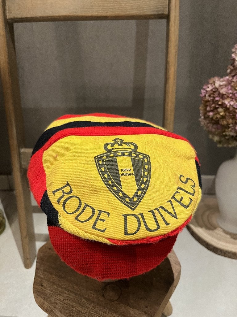 Vintage rode duivels pet, Verzamelen, Verzenden, Gebruikt, Pet of Muts