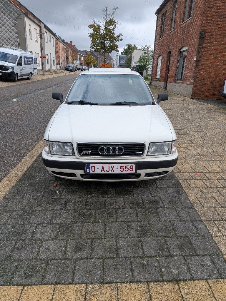 Audi 80 2.0 benzine automaat oldtimer, Automaat, Wit, Berline, 5 deurs