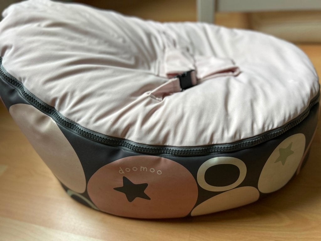 Pouf Bébé Doomoo, Kinderen en Baby's, Wipstoeltjes, Ophalen, Zo goed als nieuw, Overige merken, Met gordel(s) of riempje(s)