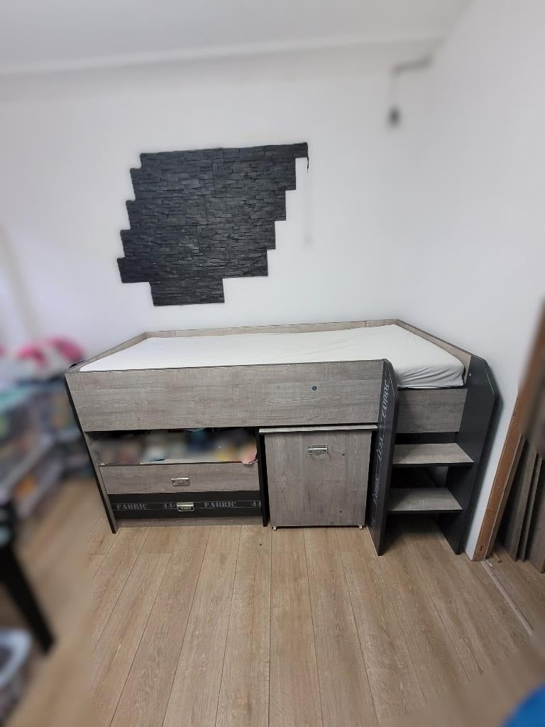 Lit enfant avec bureau – complet et démonté 90x200cm, Enfants & Bébés, Chambre d'enfant | Lits superposés & Lits mezzanines, Utilisé