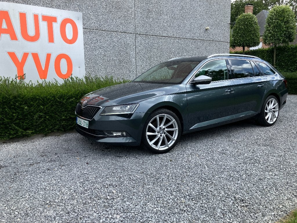 SKODA SUPERB  combi/break  benzine automatic, Auto's, Skoda, Euro 6, Blauw, Leder, Bedrijf