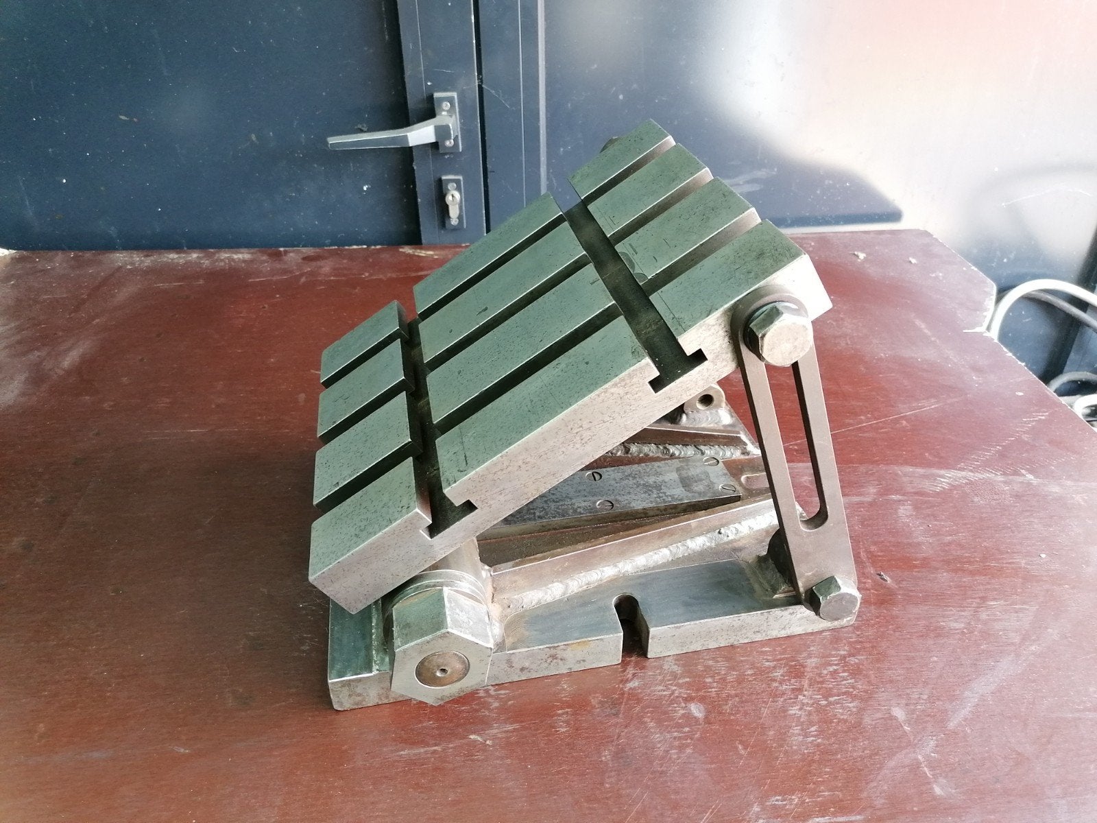 Hoektafel freesbank, sinustafel, Enlèvement