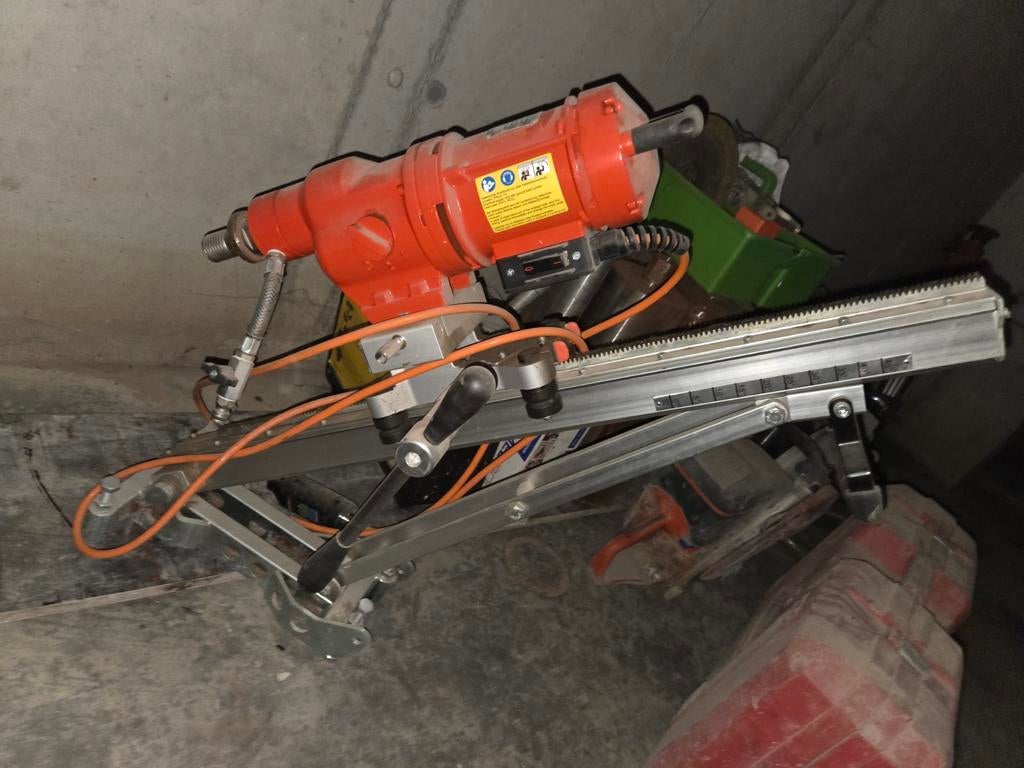 Nieuwe weka kern boormachine, Ophalen