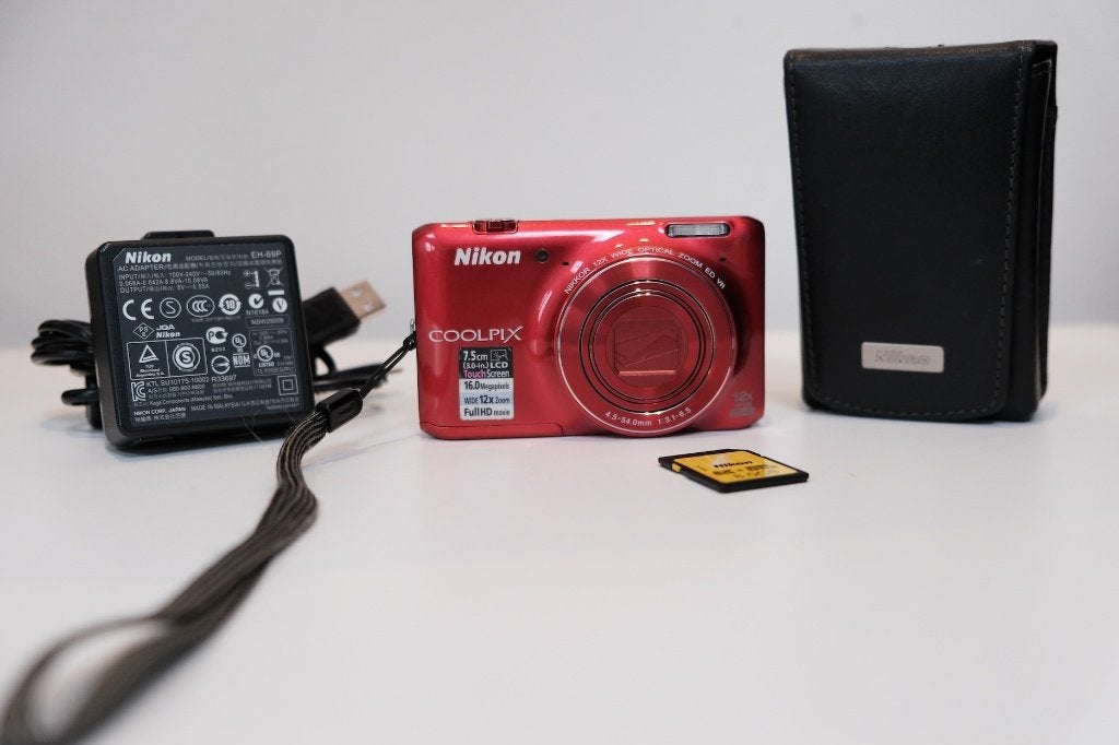 Nikon Coolpix S6400 mooi rood, Audio, Tv en Foto, Fotocamera's Digitaal, Ingebouwde flitser, Geheugenkaart, Ophalen of Verzenden