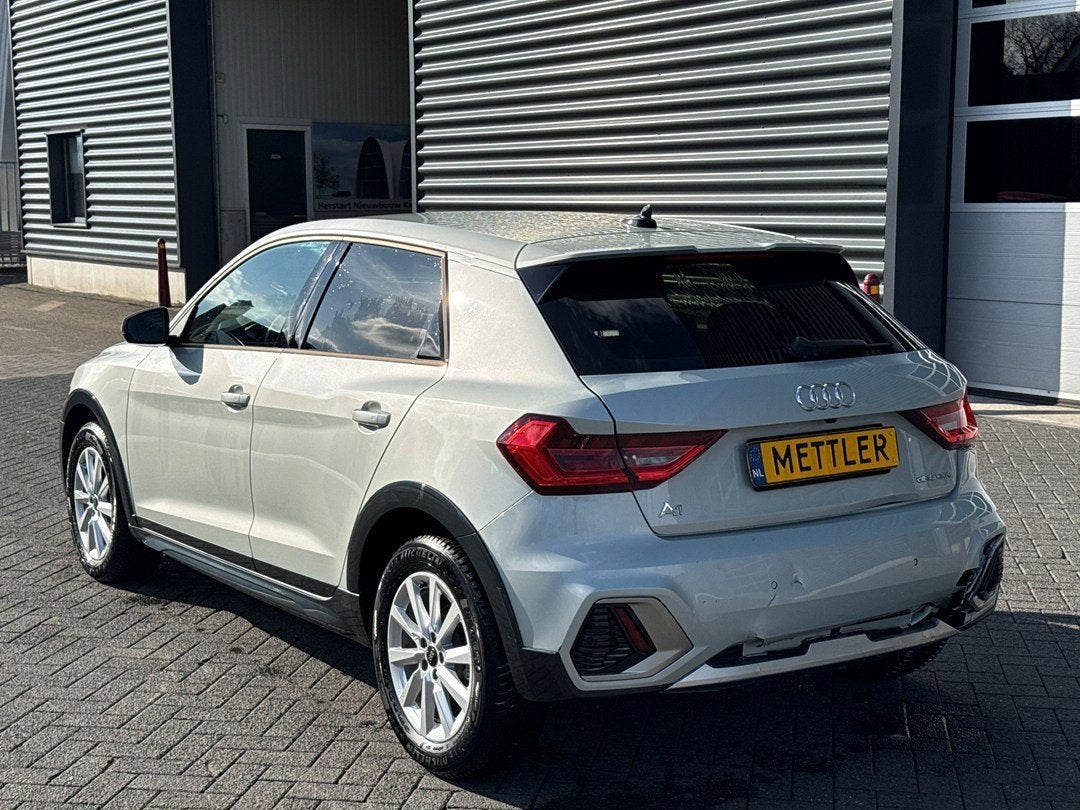 Audi A1 ALLSTREET 1.5 35 TFSI Advanced edition, camera, navi, Autos, Audi, Argent ou Gris, Achat, Entreprise, Entretenue par le concessionnaire