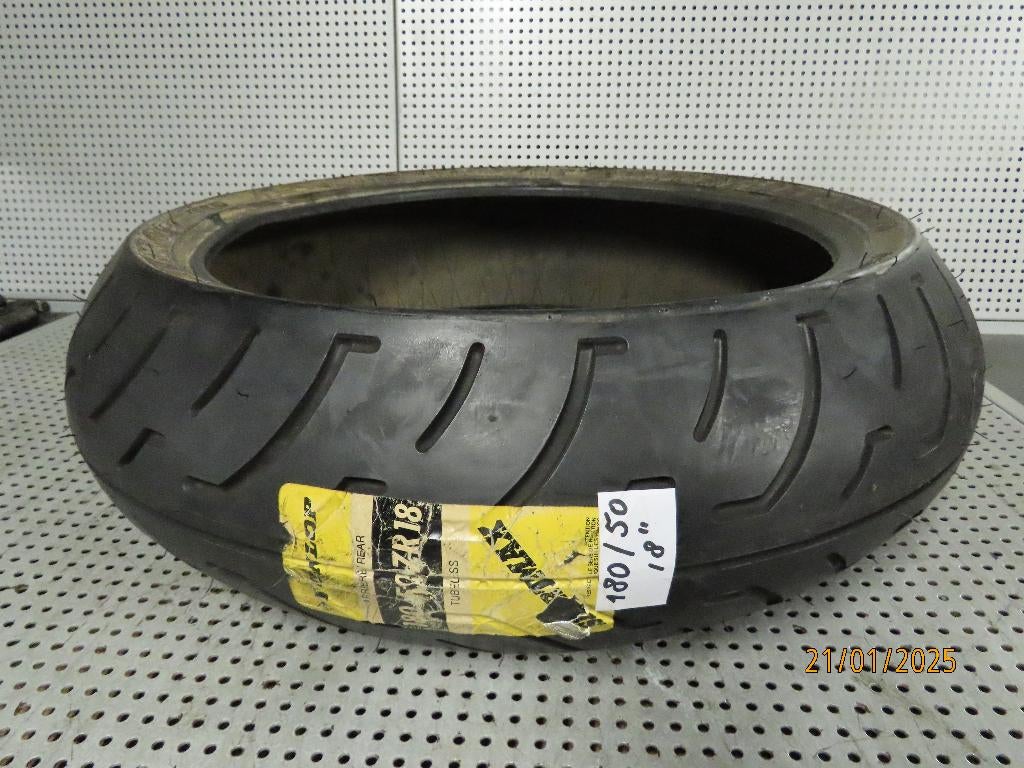 Achterband band 180/50-18 Dunlop Sportmax Rear tire NOS, Ophalen of Verzenden, Gebruikt