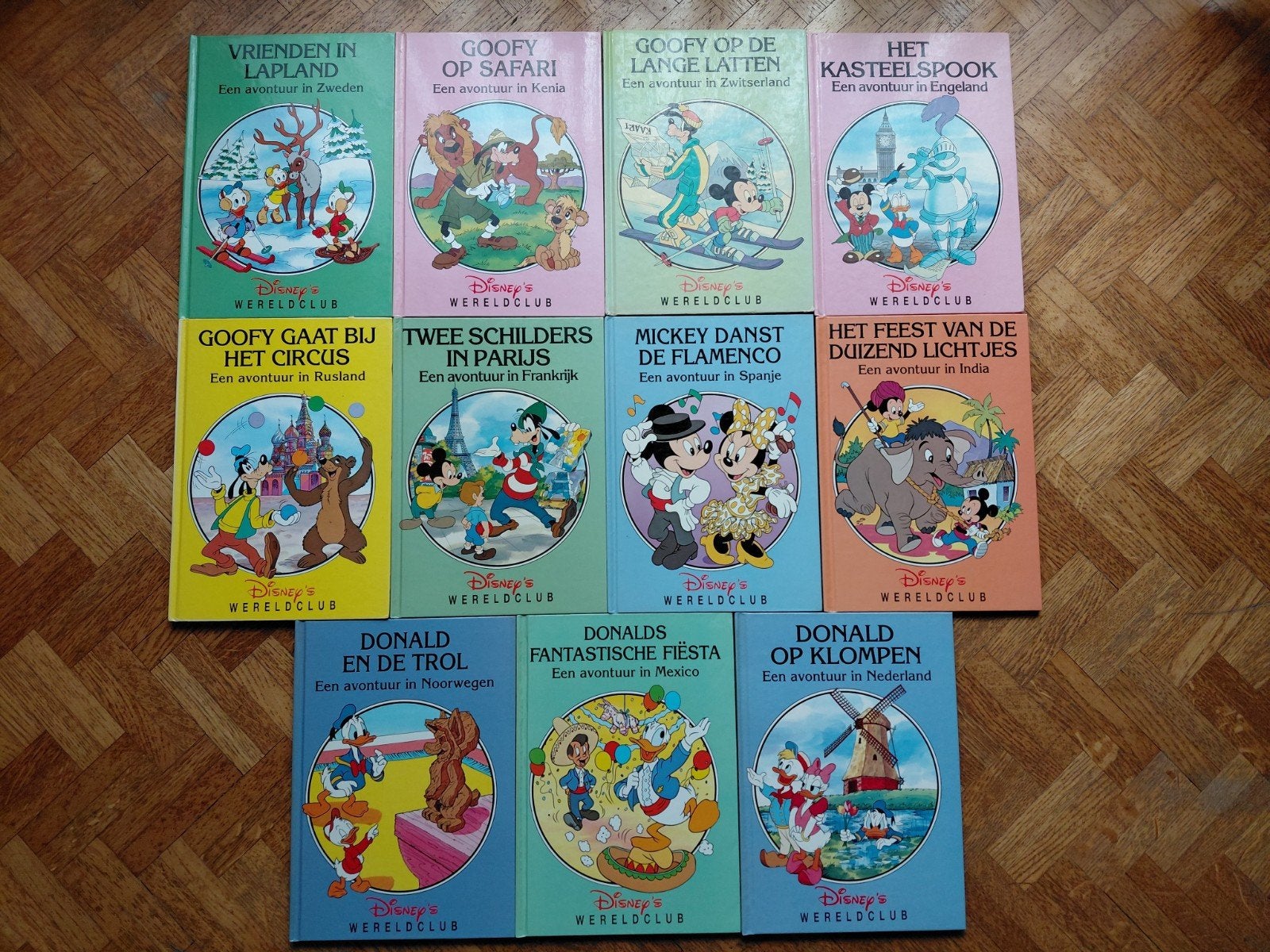 Disney's Wereldclub boekjes, Boeken, Ophalen of Verzenden, Gelezen
