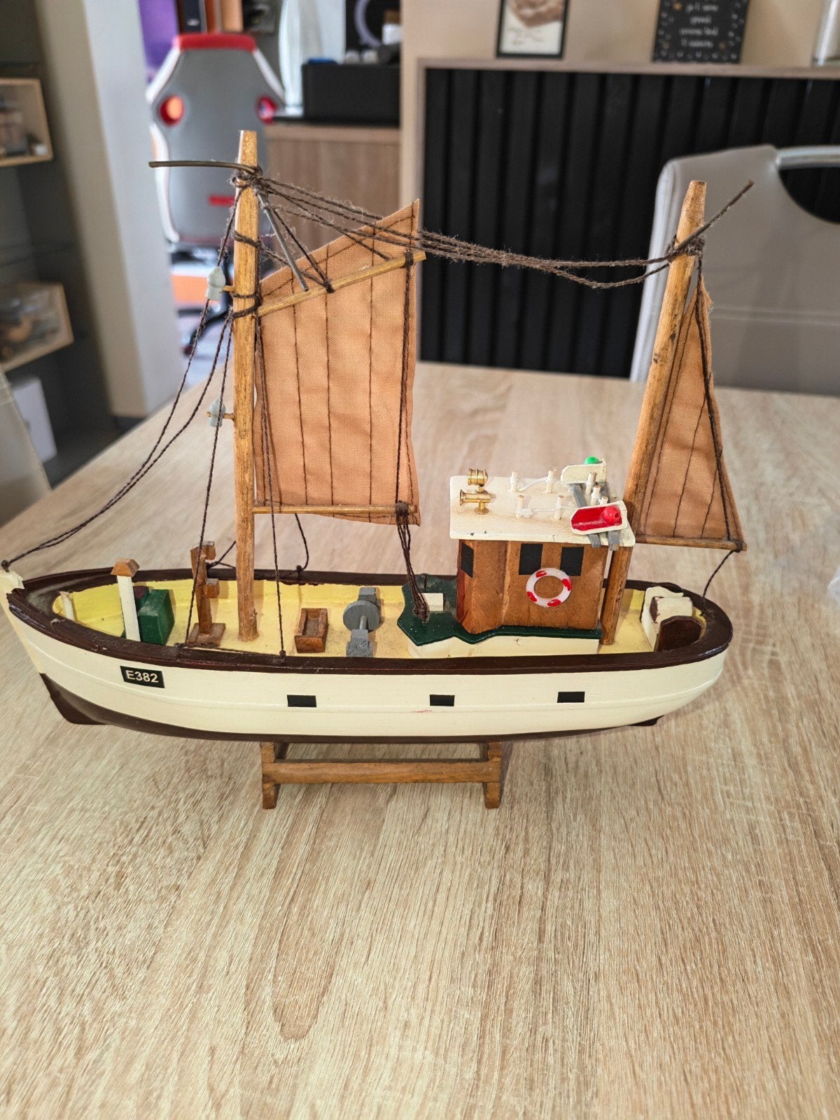 bateau en bois longueur 29 cm hauteur 25 cm, Enlèvement
