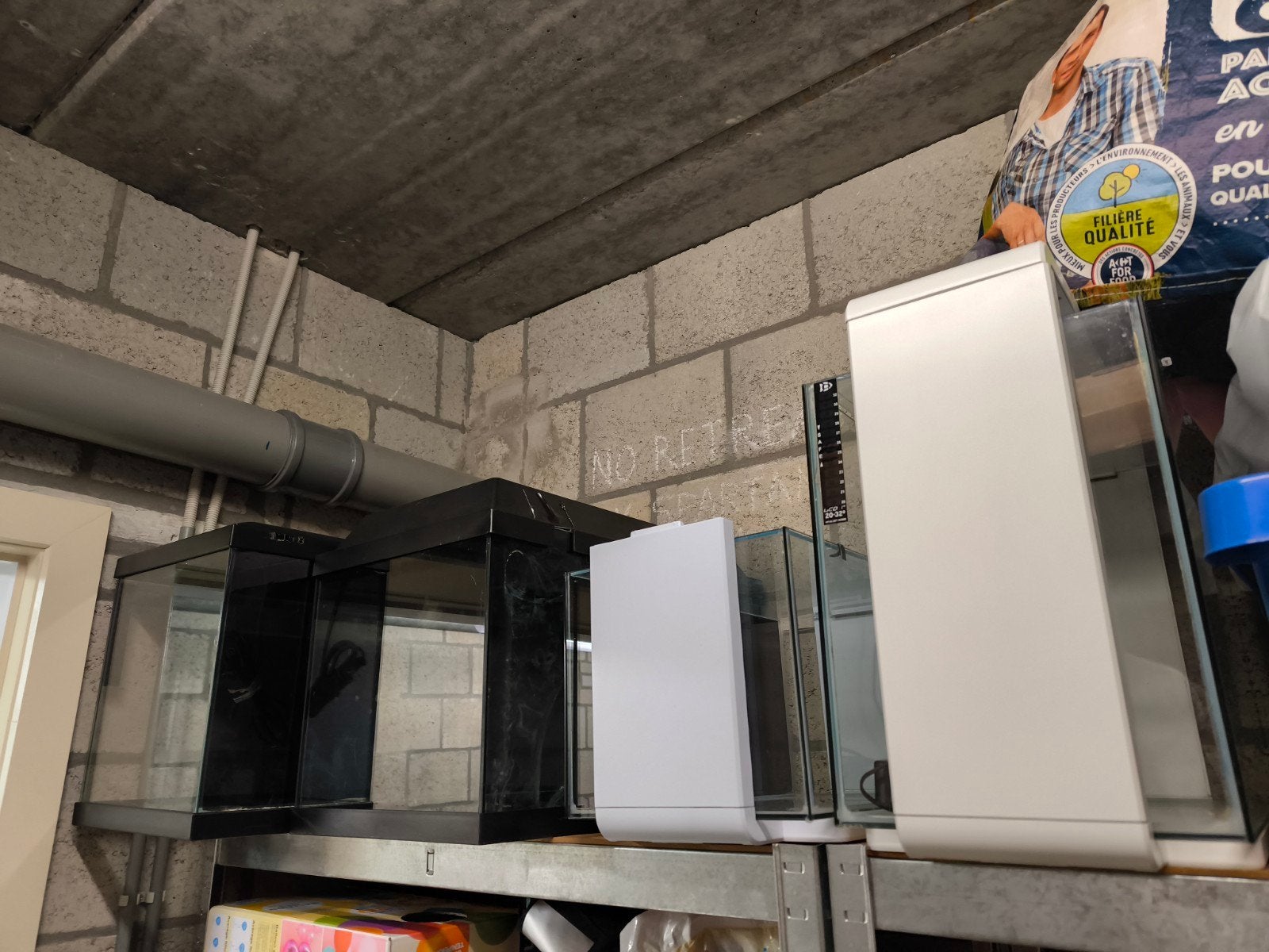 Aquariums te koop verschillende maten.kleine witte is al weg