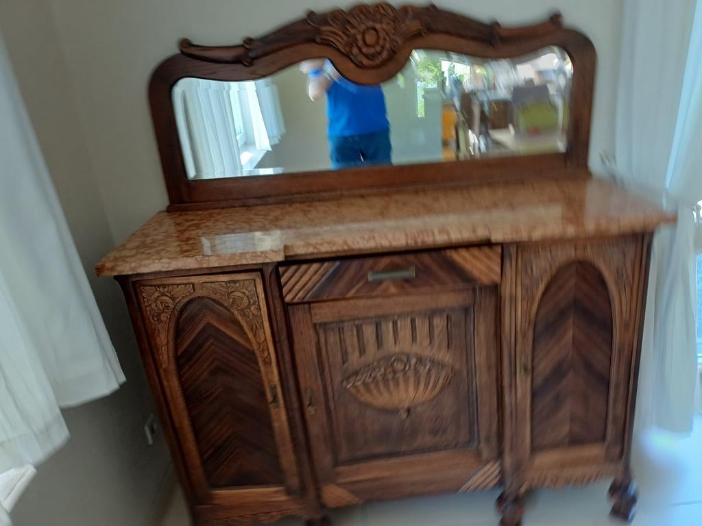 Belle armoire ancienne avec miroir, Enlèvement