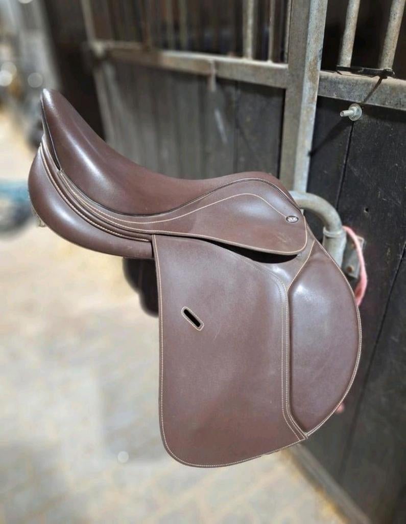 Tekna Club vzh zadel 17 inch, Dieren en Toebehoren, Ophalen of Verzenden, Zo goed als nieuw, Recreatie