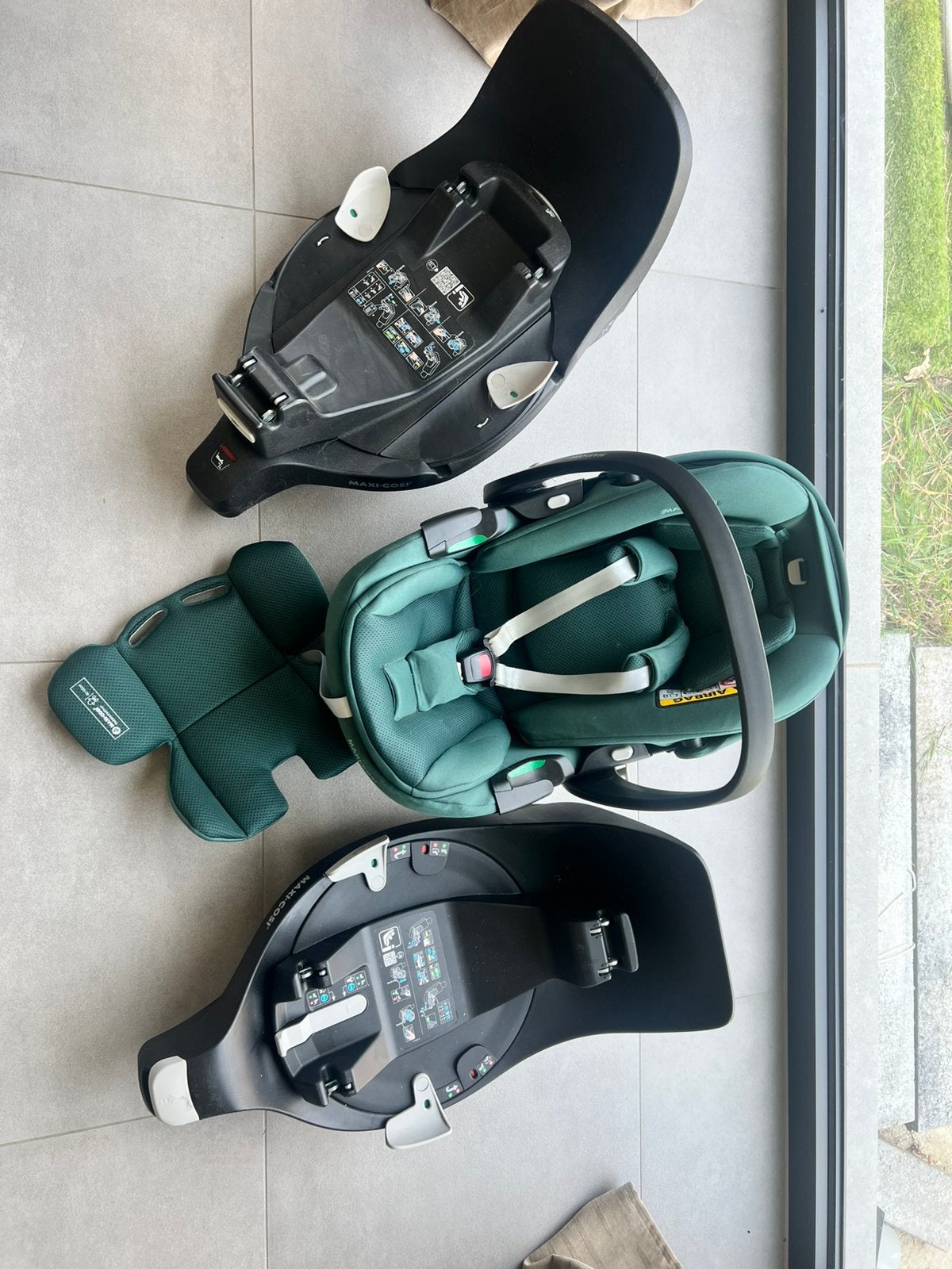 Set Maxi Cosi Pebble 360 pro + 2 isofix, Enfants & Bébés, Sièges auto, Comme neuf, Maxi-Cosi, 0 à 18 kg, Ceinture de sécurité ou Isofix