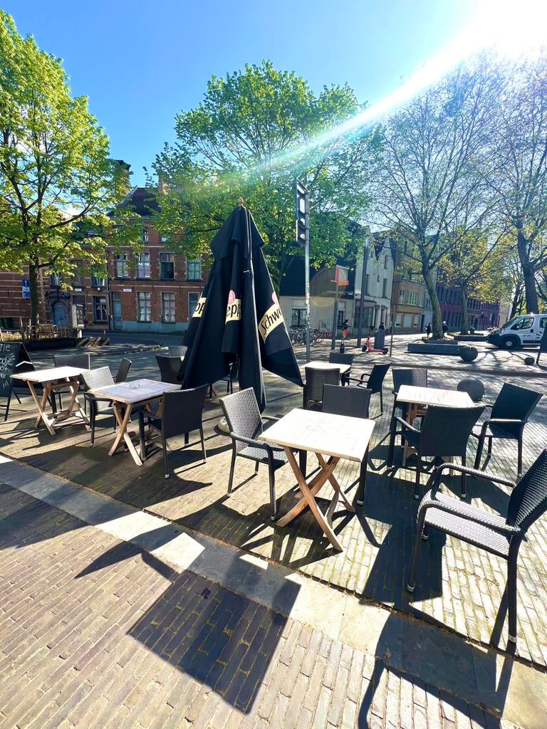 Horeca overname :Toplocatie Ossemarkt 33– broodjeszaak, Zakelijke goederen
