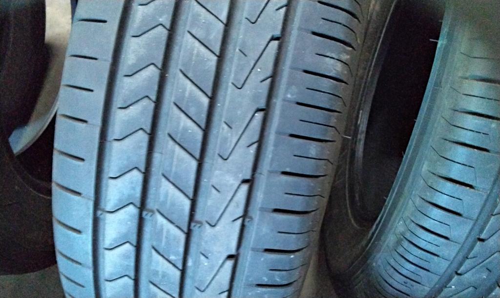 4 zomer  Banden topset 235 65 17 volvo van 180 eur nu 150, Ophalen, Band(en)