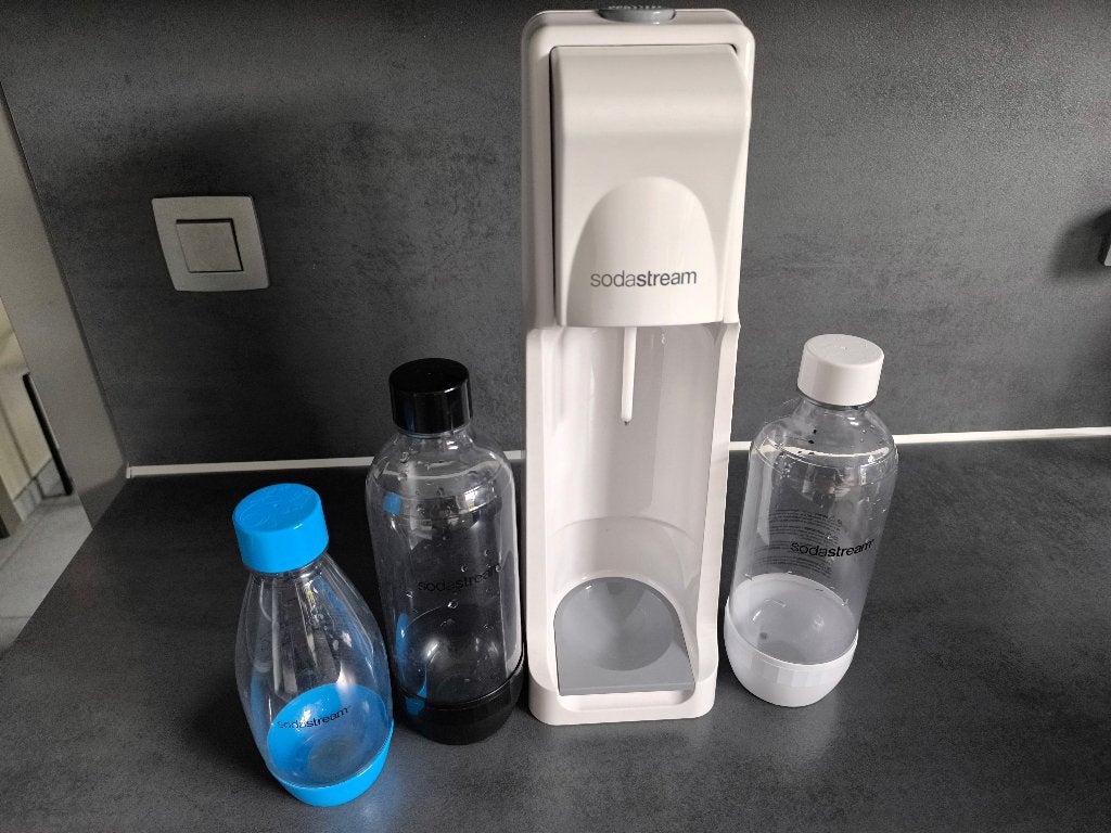 Sodastream avec cylindre et 3 bouteilles, Electroménager, Enlèvement, Comme neuf
