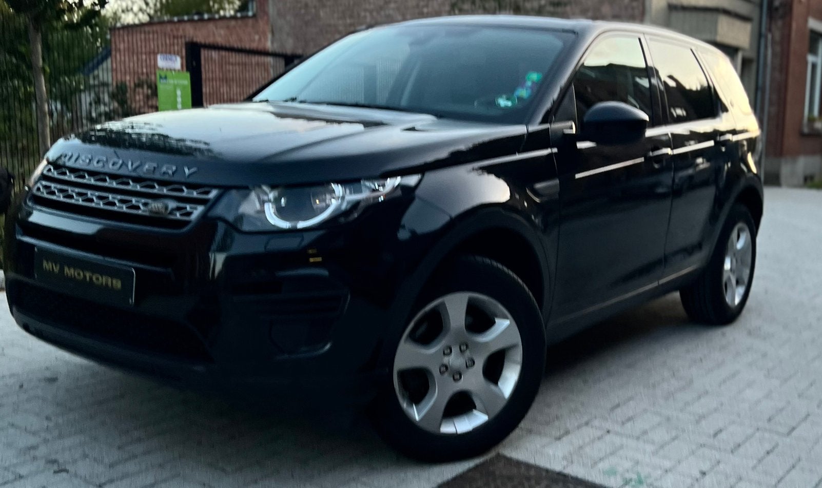 VUS sportif Land Rover Discovery 2.0 TD4 Diesel 150 ch 2018, Cuir, Euro 5, Achat, Entreprise