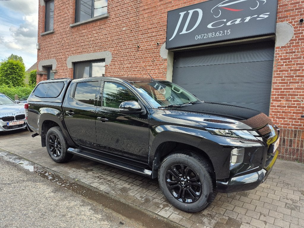 Mitsubishi L200, Auto's, Mitsubishi, Automaat, 2268 cc, Lane Keeping Assist, Zwart