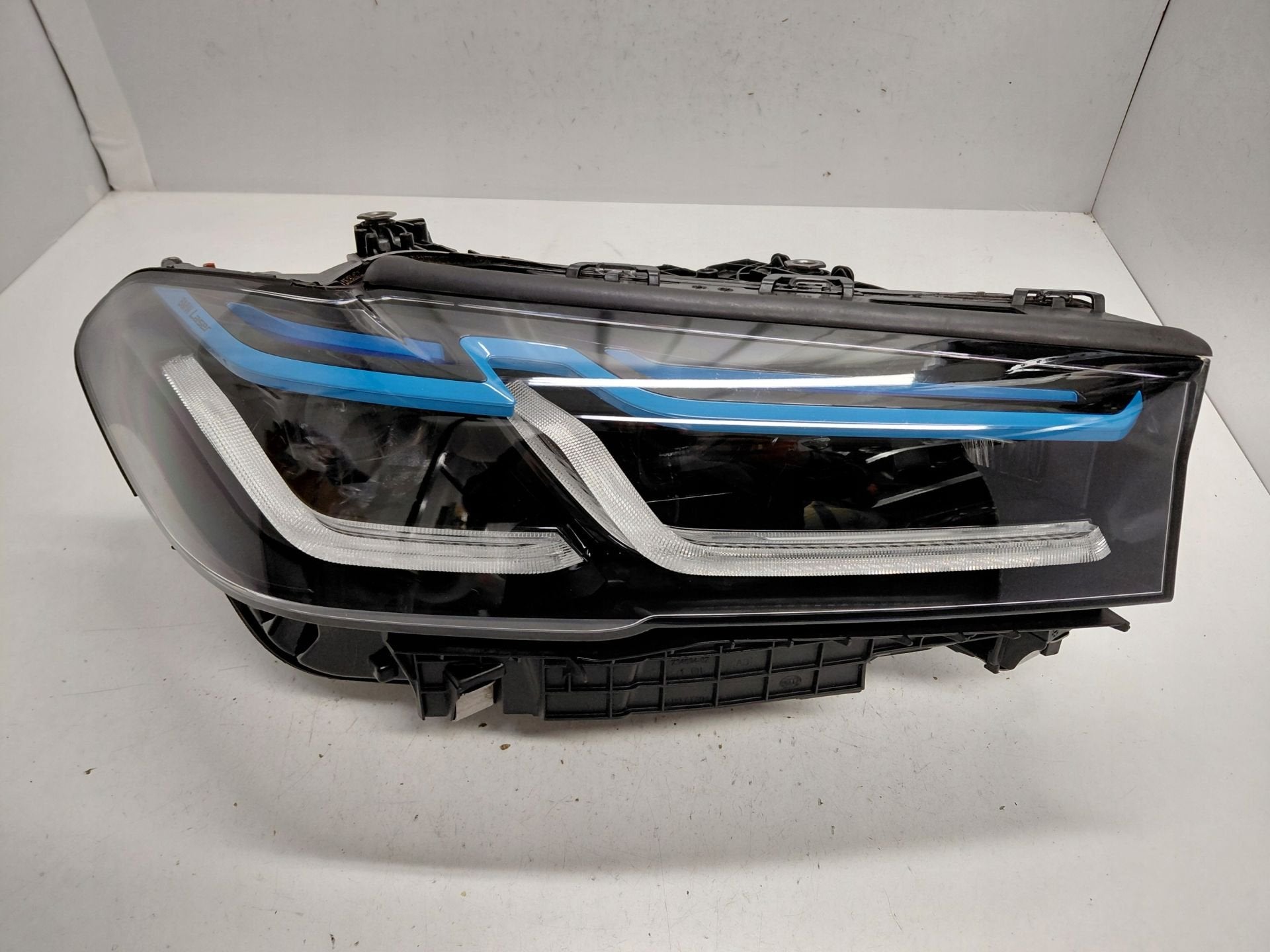 BMW G30 Koplamp Rechts 5A388F2, Auto-onderdelen, Petuelring 130
80788  Munich, DE, Gebruikt, Info@bmw.de, BMW