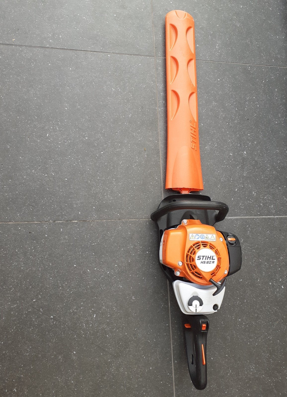 Stihl hs 82r, Jardin & Terrasse, Taille-haies, Enlèvement, Comme neuf