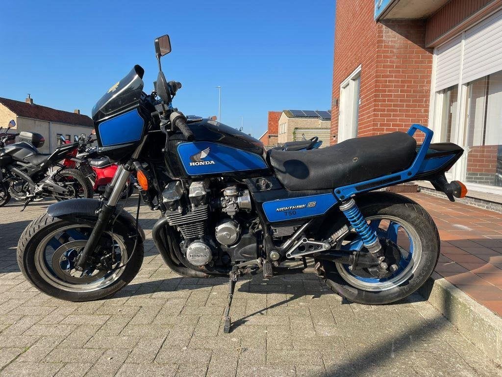 Honda	CB750 Nighthawk, Motoren, 750 cc, Bedrijf, Meer dan 35 kW
