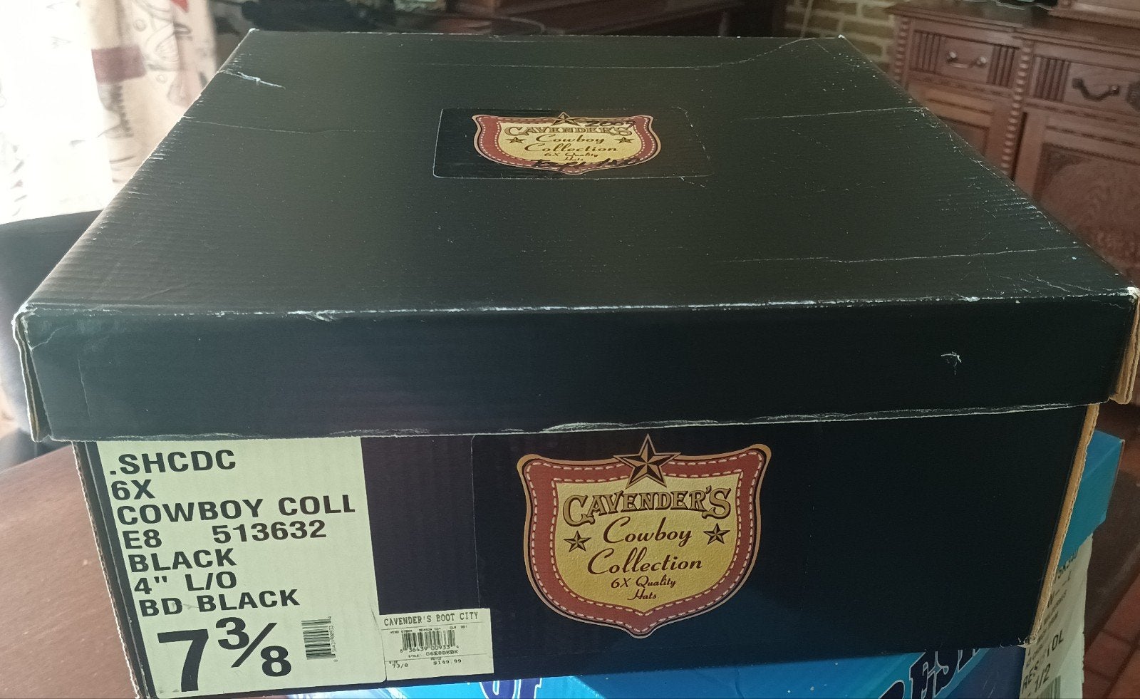 Nieuwe Cavender's cowboyhoed, Ophalen
