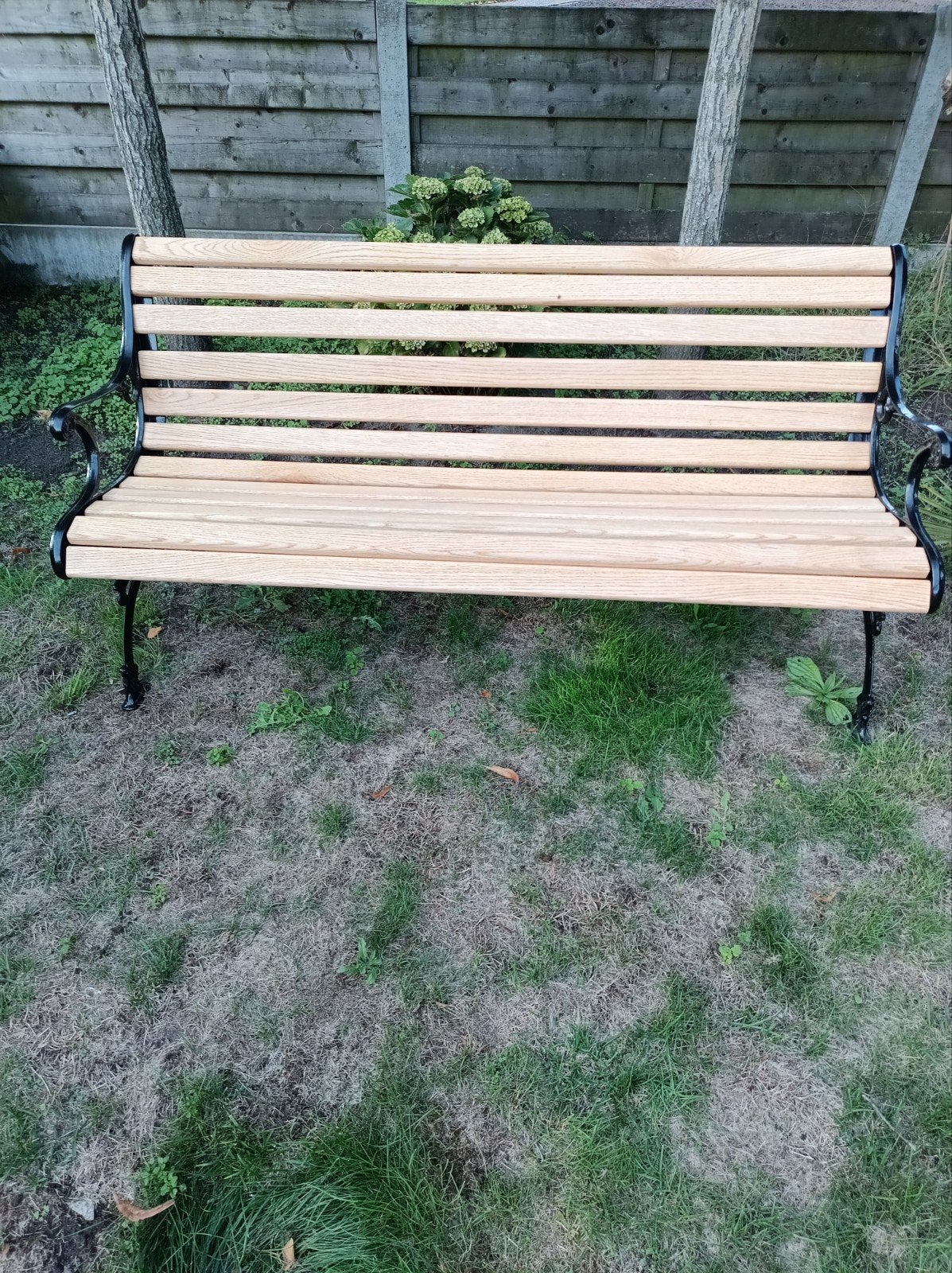 Gerestaureerde gietijzeren tuinbank met massief eiken latten, Tuin en Terras, Ophalen, Nieuw, Hout