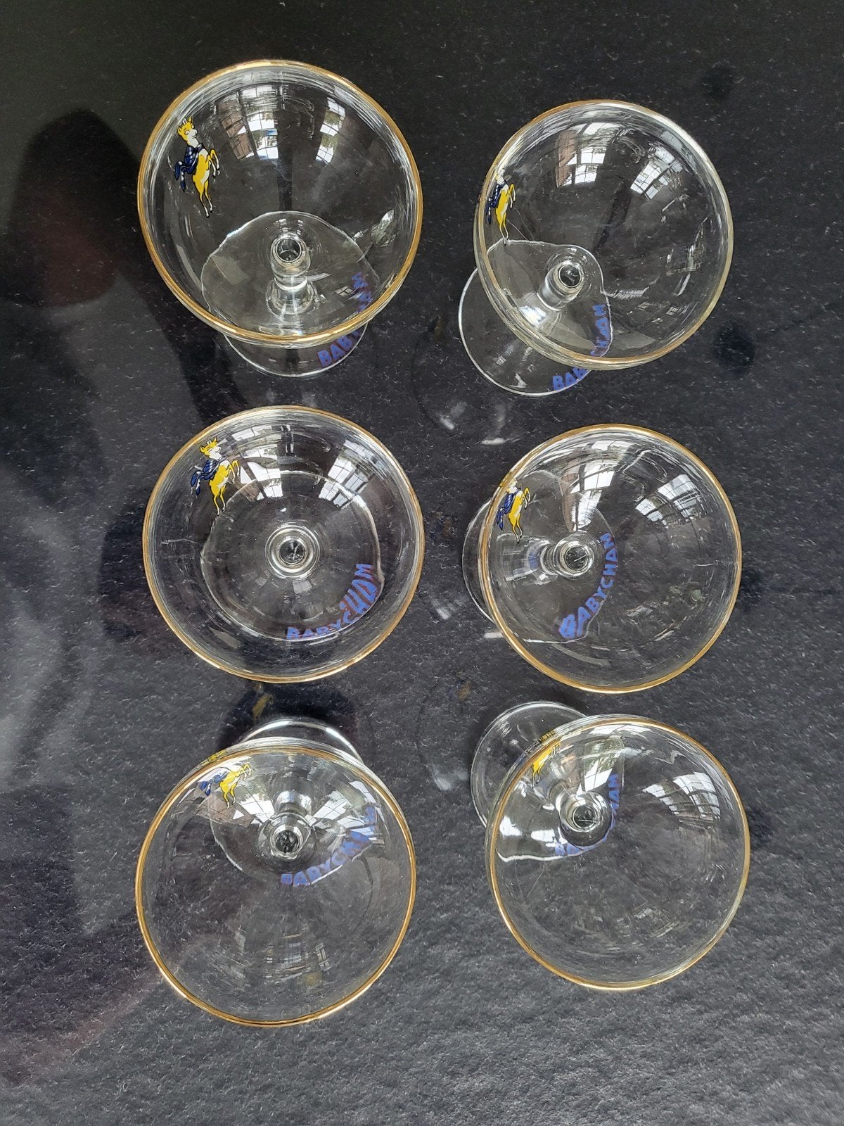 6 babychamglaasjes, Enlèvement