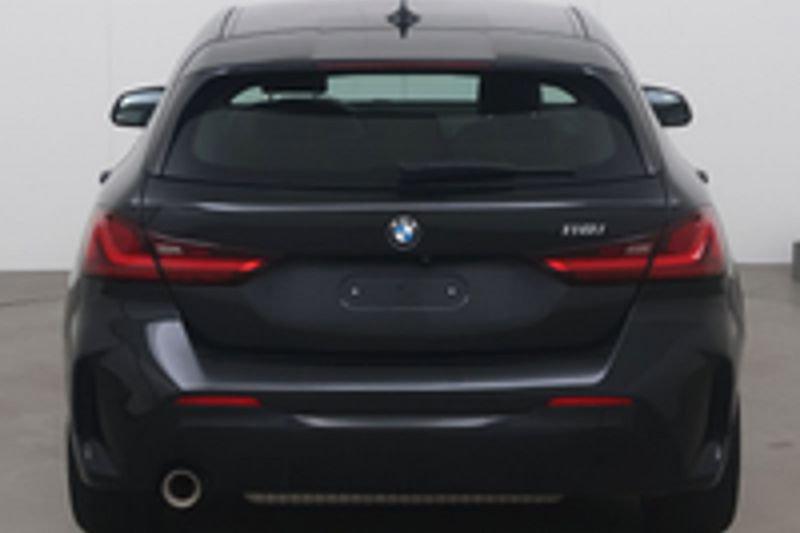 BMW Série 1 1 HATCH 118ia 136 AT, Auto's, BMW, 4 deurs, 1 Reeks, Gebruikt, Zwart