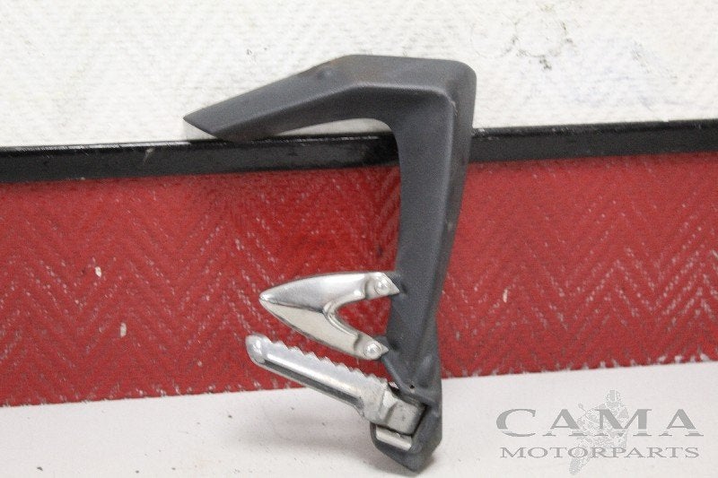 DUOSTEUN COMPLEET RECHTS ACHTER Triumph (2081625), Dhr. S. di Majo, Gebruikt, Info@cama-motorparts.nl, P.J. Troelstraweg 8 8
3144 CX  MAASSLUIS, NL