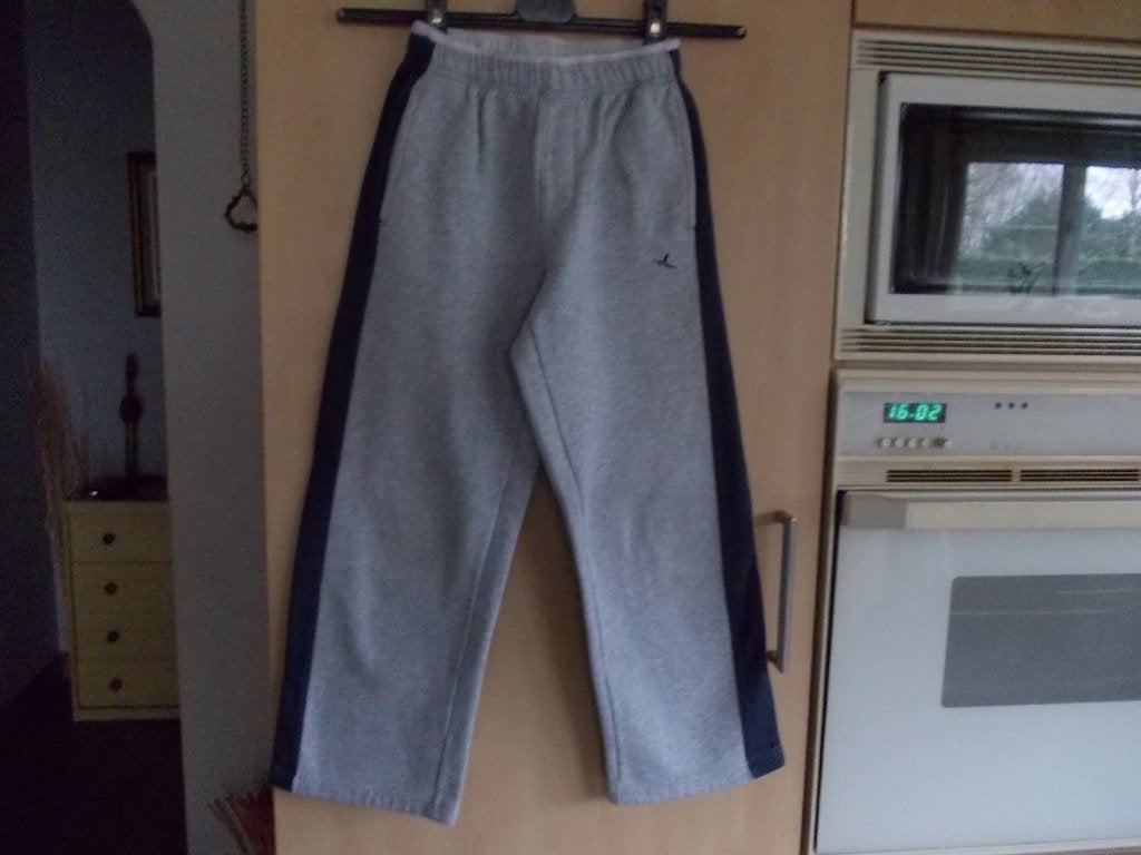 Joggingbroek Domyos. 2x. maat 140. Jongen., Overige merken, Ophalen of Verzenden, Zo goed als nieuw, Overige sporten