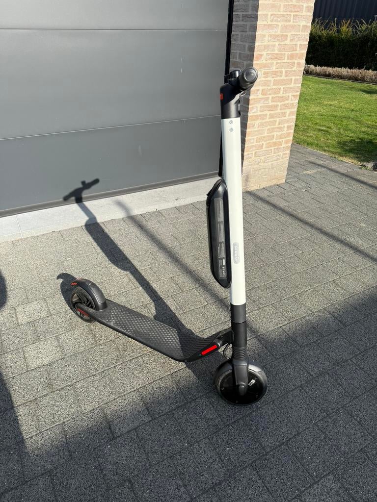 Elektrische Segway ninebot ES4 step, Fietsen en Brommers, Steps, Zo goed als nieuw, Elektrische step (E-scooter), Ophalen of Verzenden