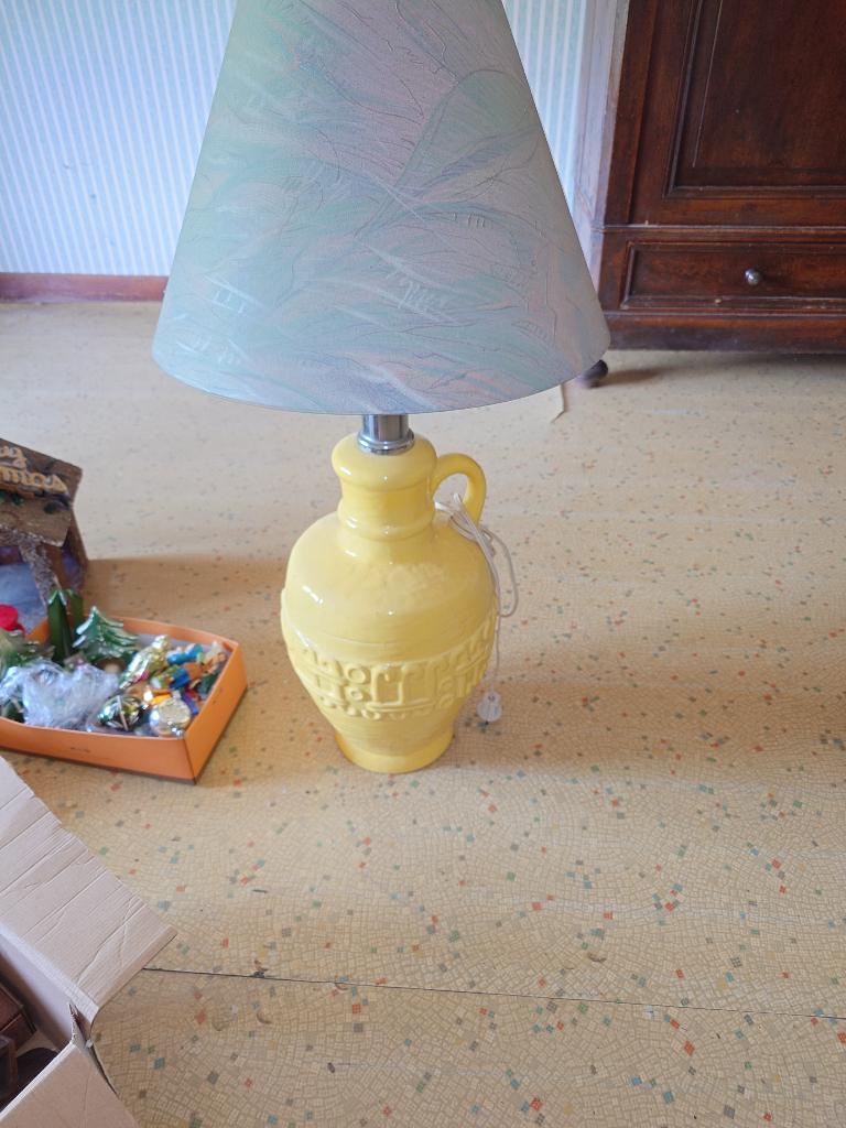 Vintage tafellamp geel keramiek met kap, Ophalen