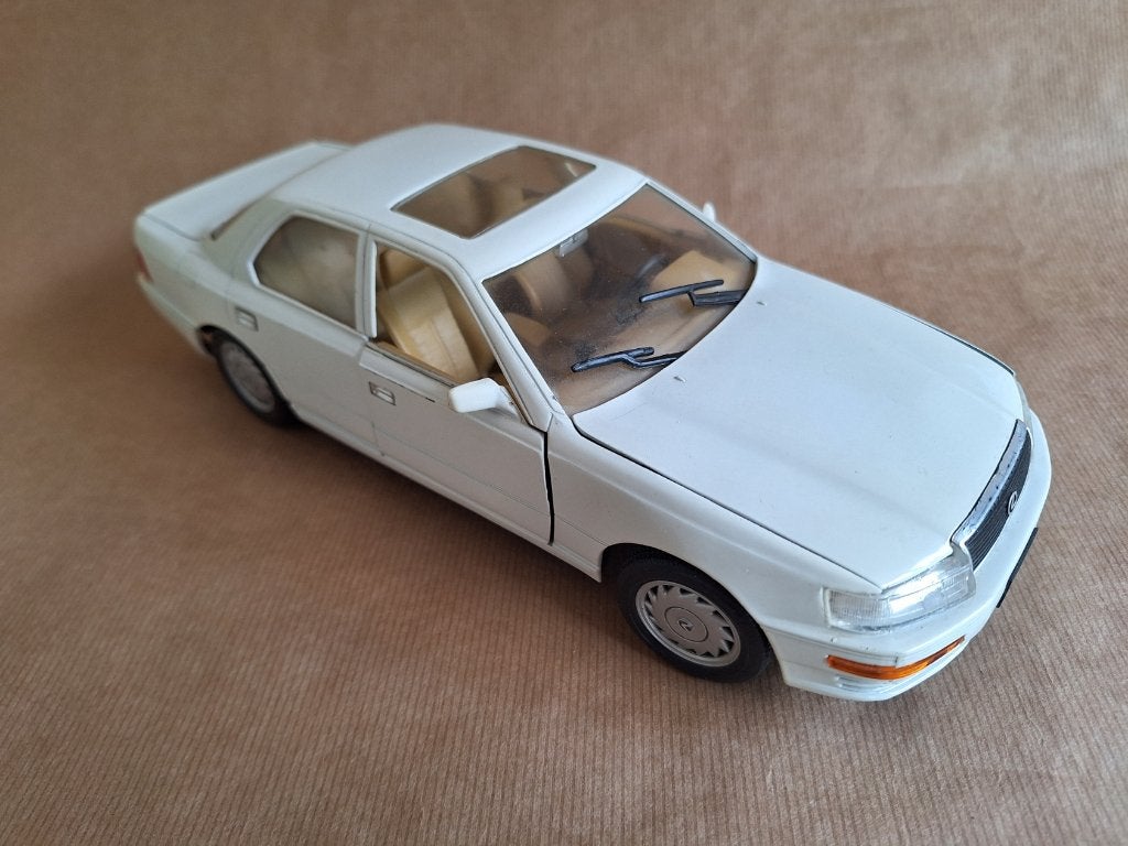 Lexus LS 400 Yat Ming (modelnummer 92038), Enlèvement ou Envoi
