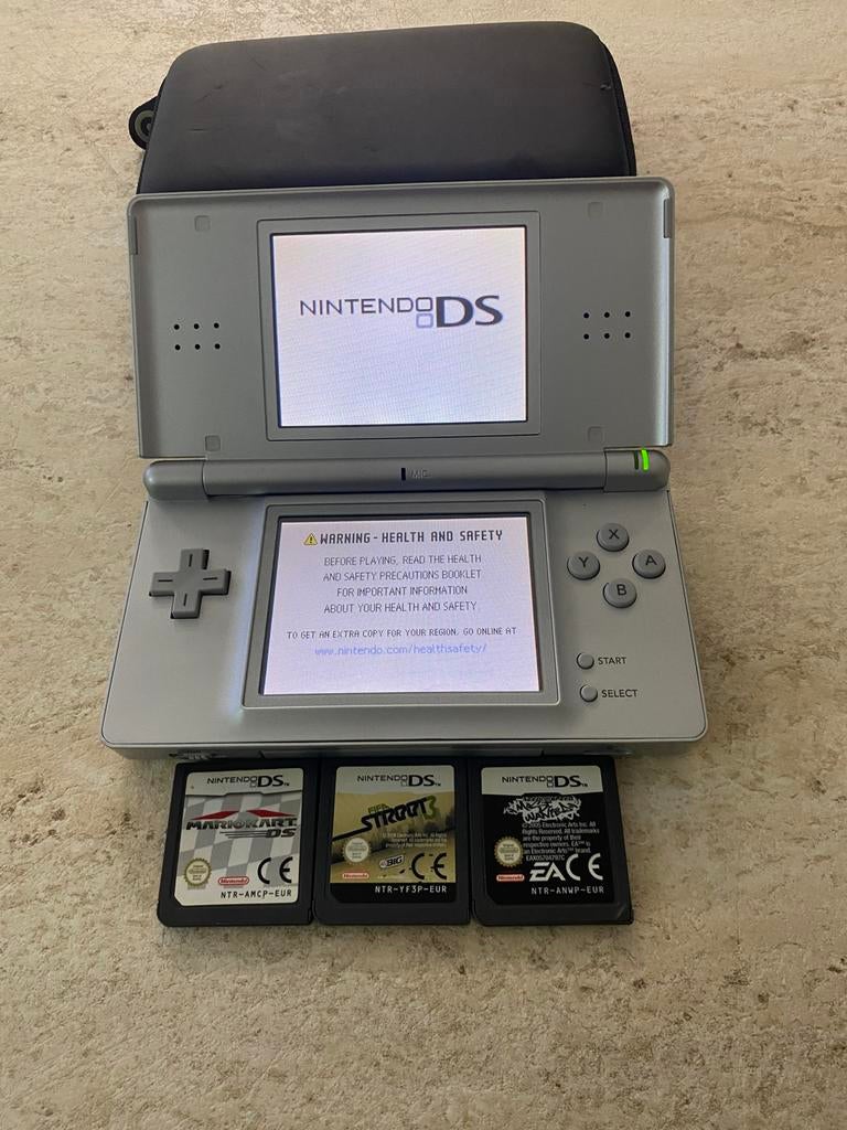 Nintendo ds lite, Games en Spelcomputers, Spelcomputers | Nintendo DS, Ophalen, Zo goed als nieuw, DS Lite