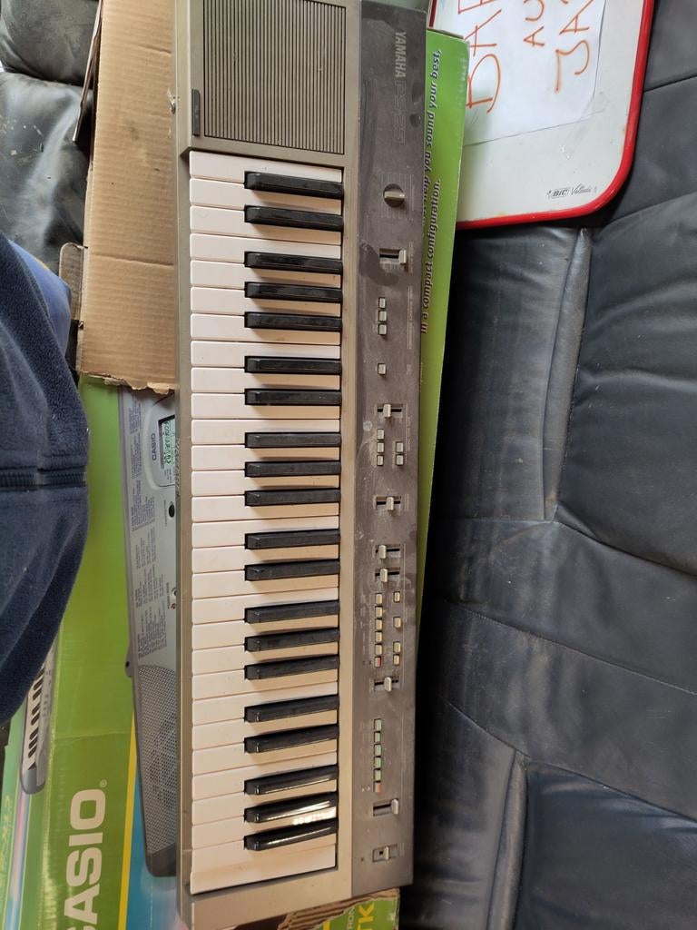 Pianoyamaha, Enlèvement, Utilisé, 49 touches, Yamaha