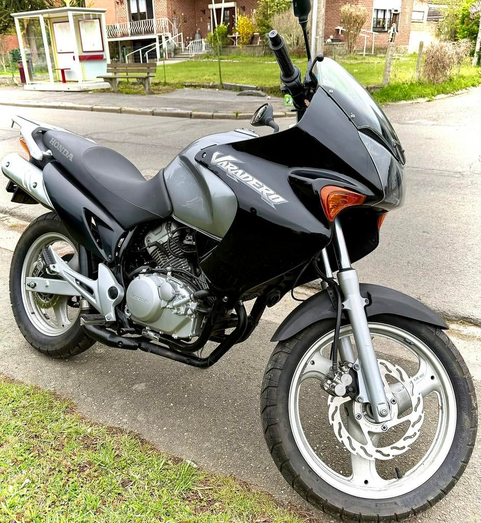 Honda XLV 125 Varadero, Motoren, 2 cilinders, Particulier, 125 cc, Toermotor