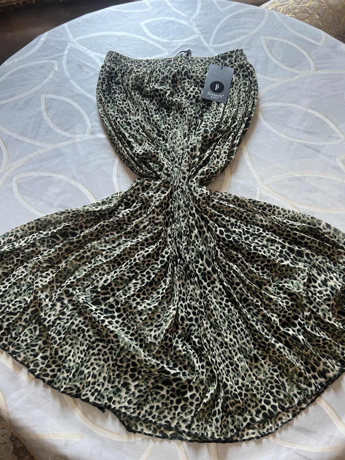 Jupe longue plissée SisterS point léopard verte Taille S, Kleding | Dames, Rokken, Overige kleuren, Nieuw, Ophalen of Verzenden