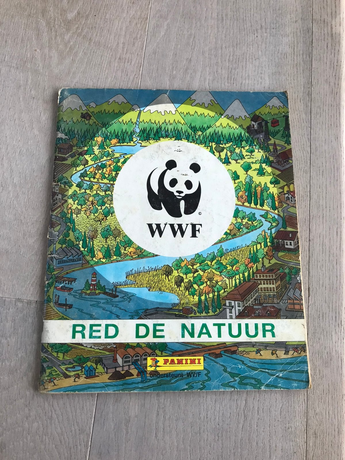 Stickerboek WWF Red de natuur, Ophalen of Verzenden, Gelezen, Natuur algemeen